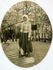 1917, Wittner Lucia, barefoot, folk costume, jar, headscarf, carrying on the shoulder, woman, Fortepan #163536