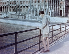 Magyarország, Budapest, Kossuth híd, háttérben a Parlament., 1959, Kurutz Márton, Kossuth híd, színes, híd, Steindl Imre-terv, országház, neogótika, Duna, eklektikus építészet, Fortepan #16359