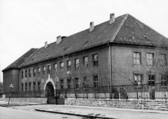 Magyarország, Budapest XIV., Wass Albert (Pákozdi) tér 12., Hunyadi János Ének-zenei, Nyelvi Általános Iskola., 1967, Makovecz Virág, Budapest, Fortepan #163744