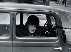 1937, Fadgyas Bence, fun, woman, hat, automobile, Fortepan #163906