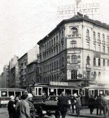 Magyarország, Budapest VIII., József körút a Blaha Lujza térnél, balra a villamosok mögött a Népszínház utca., 1928, Artkraft, Budapest, mozi, villamos, zeneiskola, Magyar Ruggyantaárugyár, divat, MÁG Magotax, taxi, gumiipar, Fortepan #164126