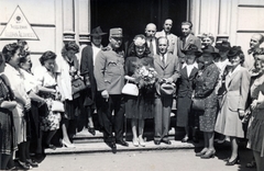 Hungary, Budapest V., Honvéd utca 20., a felvétel a Kerületi anyakönyvi hivatal előtt készült., 1937, Artkraft, Budapest, wedding ceremony, Fortepan #164137