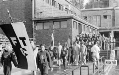 Magyarország, Margitsziget, Budapest, Hajós Alfréd Nemzeti Sportuszoda., 1948, Magyar Rendőr, zászló, melegítő, tréningruha, sportoló, Hajós Alfréd-terv, Fortepan #16428