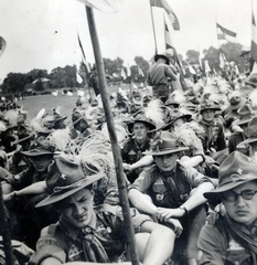 Hollandia, Vogelenzang, 5. Nemzetközi Cserkész Világtalálkozó (Jamboree), magyar cserkészek és magyar zászlók., 1937, Baráth Géza, Fortepan #164386