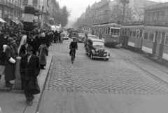 Hungary, Budapest VII.,Budapest VIII., Astoria kereszteződés és a Rákóczi út a Kossuth Lajos utcából nézve., 1948, Magyar Rendőr, transport, bicycle, Hungarian brand, Fiat-brand, Italian brand, tram, Ganz-brand, pulpit for police officers, Budapest, public transport line number, Fortepan #16477