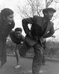 Hungary, Budapest III., Máramaros út 32-34., Budapesti Szabad Akadémia (kultúrvezetőképző-iskola)., 1948, Magyar Rendőr, Budapest, akimbo, youth, fun, Fortepan #16484