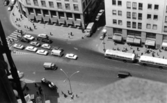 Ausztria, Bécs, balra a Stock Im Eisen Platz, jobbra a Stephansplatz, szemben a Goldschmiedgasse torkolata a Stephansdom / Szent István-székesegyház-ból nézve., 1962, Bernhardt Ágnes, Fortepan #165116