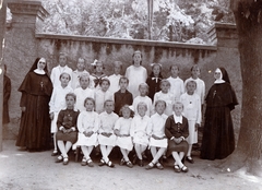 Hungary, Fertőd, Süttör (ekkor önálló, ma a város része)., 1930, Bors Anikó, school, nun, girls' class, Fortepan #165219