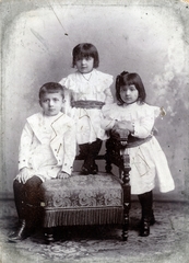 1908, Makk Judit, kids, three people, kid, studio, Fortepan #165304