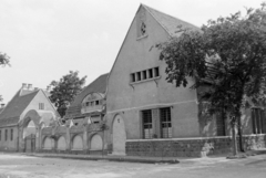 Magyarország, Budapest XIX., Bercsényi utca - Esze Tamás utca sarok. Rendőrhatósági Intézet, internálótábor a rendőrlovassági laktanyában., 1950, Magyar Rendőr, szecesszió, Budapest, Fortepan #16669