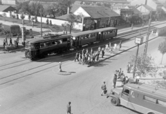 Magyarország, Budapest XXI., Csepel, Szent Imre (Tanácsház) tér., 1951, Magyar Rendőr, óra, teherautó, HÉV, Budapest, utcakép, autóbusz, útkereszteződés, köztéri óra, Fortepan #16698