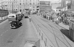 Magyarország, Budapest IX., Boráros tér., 1952, Magyar Rendőr, közlekedés, jármű, autóbusz, magyar gyártmány, lovaskocsi, utcakép, életkép, villamos, MÁVAG-márka, villamosmegálló, automobil, MÁVAG Tr5, rendszám, Tatra 57B, Budapest, viszonylatszám, Fortepan #16701