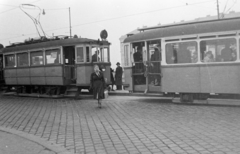 Magyarország, Budapest II., Margit híd budai hídfő a mai Germanus Gyula park felől., 1951, Magyar Rendőr, villamos, Budapest, Fortepan #16718