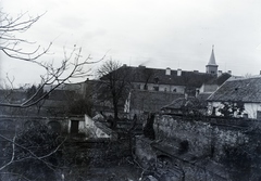 Magyarország, Pécs, kilátás a Ferencesek utcája egyik házából, háttérben jobbra a Miasszonyunk zárdatemplom tornya., 1931, Privát Fotó és Film Archívum-Höfler Tibor gyűjtemény, Fortepan #170372