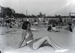 1935, Privát Fotó és Film Archívum-Höfler Tibor gyűjtemény, sunbathe, Fortepan #170394