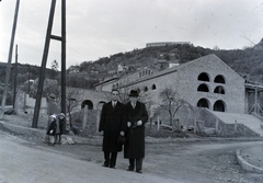 Magyarország, Pécs, Hunyadi János utca, az épülő pálos templom, fent a Kikelet szálló., 1937, Privát Fotó és Film Archívum-Höfler Tibor gyűjtemény, Fortepan #170425