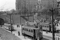 Magyarország, Budapest I.,Budapest II.,Budapest XII., Széll Kálmán (Moszkva) tér, háttérben a Postapalota., 1956, Lőrinczi Ákos, politikai dekoráció, Budapest, lépcsősor, rézsű, villamos, Fortepan #170531