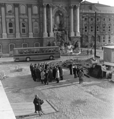 Magyarország, budai Vár, Budapest I., a Budavári Palota (korábban Királyi Palota) Hunyadi udvara, szemben a Mátyás király kút., 1975, Péterffy István, Budapest, Fortepan #170780