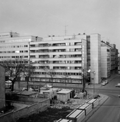 Magyarország, Budapest II., szemben a Lajos utca 11-15. számú épület, ettől jobbra a Lukács utca. A felvétel a Cserfa utcából készült., 1976, Péterffy István, Budapest, Fortepan #170843