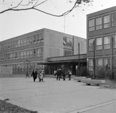 Magyarország, Óbuda, Budapest III., Kerék utca 18-20. Ilku Pál Általános Iskola (később Kerék Általános Iskola és Gimnázium)., 1975, Péterffy István, Budapest, Fortepan #170885