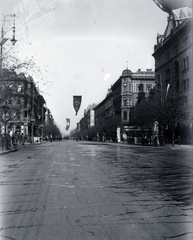 Hungary, Budapest VI., az Andrássy út a Magyar Állami Operaháztól a Városliget felé nézve. Jobbra a Drechsler-palota., 1921, Fortepan, Budapest, Fortepan #170906