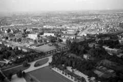 Németország, Dortmund, kilátás a TV toronyból, alattunk a Westfalenpark, keresztben a Rheinlanddamm., 1959, Sattler Katalin, NSZK, Fortepan #171317