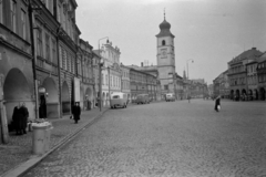 Csehország, Litomyšl, Smetanovo náměstí, középen a Városháza tornya (Litomyšlský orloj)., 1959, Sattler Katalin, Fortepan #171332