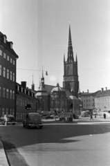 Svédország, Stockholm, Stadsholmen, Riddarhustorget. Szemben a Riddarholmen-en, a lovagok szigetén a Riddarholmskyrkan., 1960, Sattler Katalin, templom, Fortepan #171405