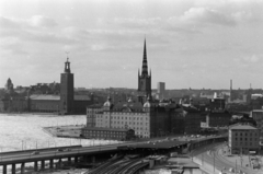 Svédország, Stockholm, előtérben a Södermalmstorg, szemben balról a Kungsholmen, a Riddarholmen és a Stadsholmen., 1960, Sattler Katalin, madártávlat, Fortepan #171418