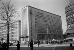 Finnország, Helsinki, Mannerheimintie a Postikatu felé nézve, szemben a Postapalota., 1960, Sattler Katalin, modern építészet, gyalogátkelő, Fortepan #171447