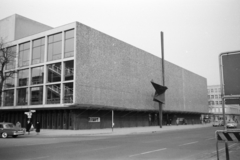 Németország, Berlin, Nyugat-Berlin, Bismarckstrasse, balra a Richard-Wagner-Strasse, szemben az Operaház (Deutsche Oper)., 1963, Sattler Katalin, Nyugat-Berlin, Fortepan #171502