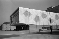 Németország, Berlin, Kelet-Berlin, Karl Marx Allee, Kino International, háttérben a Hotel Berolina., 1963, Sattler Katalin, NDK, Kelet-Berlin, Fortepan #171520