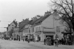 Románia,Erdély, Segesvár, Bajor utca (Strada 1 Decembrie 1918), jobbra fenn a Várhegyen a szász evangélikus gimnázium épülete., 1964, Sattler Katalin, Fortepan #171563