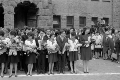 Magyarország, Budapest II., Lorántffy Zsuzsanna utca 3., Móricz Zsigmond Gimnázium (később Baár-Madas Református Gimnázium, Általános Iskola és Diákotthon). Gimnazisták ballagása., 1965, Sattler Katalin, Budapest, Fortepan #171568