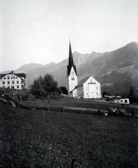 Ausztria, Laterns, balra a Gasthof Löwen, jobbra a Szent Miklós-templom (Pfarrkirche hl. Nikolaus)., 1932, Sütő János, Fortepan #171652