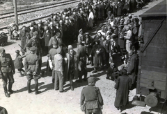 Poland, Oświęcim, az auschwitz–birkenaui koncentrációs tábor., 1944, Lili Jacob, holocaust, baby carriage, coach, judaism, antisemitism, German soldier, concentration camp, yellow star, striped dress, Holocaust train, Fortepan #172022