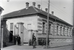 Magyarország, Zalaegerszeg, Jákum Ferenc utca 10., Morandini Tamás építész háza., 1908, Göcseji Múzeum / Morandini-Schlemmer hagyaték, fiúk, lakóház, vakolatdísz, Fortepan #172183