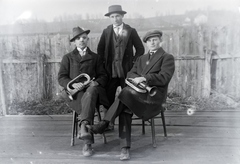 1920, Göcseji Múzeum / Morandini-Schlemmer hagyaték, musical instrument, trumpet, three people, Fortepan #172294