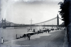 Magyarország, Budapest I., budai alsó rakpart, a Magyar Királyi Folyamőrség őrnaszádjai. Háttérben az Erzsébet híd., 1927, Göcseji Múzeum / Morandini-Schlemmer hagyaték, hadihajó, Duna, Budapest, Birago/Siófok/Csuka/K Őrnaszád-hajó, Fortepan #172419