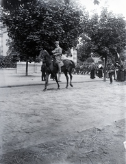 Magyarország, Nagykanizsa, Dózsa György utca 73-75., a felvétel a József főherceg laktanya előtt készült., 1912, Göcseji Múzeum / Morandini-Schlemmer hagyaték, lovas, Fortepan #172511