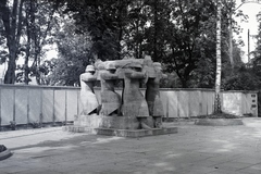 Németország, Würzburg, Ringpark, Husarenwäldchen. Háborús emlékmű (Fried Heuler szobrász és Franz Kleinsteuber építész, 1931.)., 1938, Ormos Imre Alapítvány, Ormos Imre, szoborcsoport, Fortepan #173203