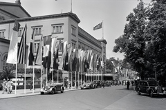 Németország, Berlin, Tiergarten, Königsplatz (később Platz der Republik), balra a Krolloper, a XII. Nemzetközi Kertészeti Kongresszus helyszíne 1938. augusztus 12 - 17. között., 1938, Ormos Imre Alapítvány, Ormos Imre, Fortepan #173219