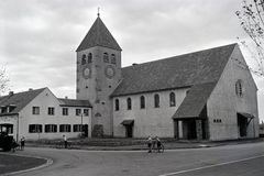 Németország, Köln, Vogelsanger Markt, szemben a Szent Konrád-templom., 1938, Ormos Imre Alapítvány, Ormos Imre, templom, kerékpár, Fortepan #173228