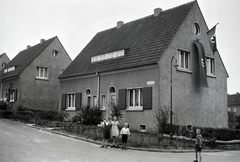 Németország, Mülheim an der Ruhr, Kleiststraße, jobbra a Kellermannstraße., 1938, Ormos Imre Alapítvány, Ormos Imre, horogkereszt, zászló, Fortepan #173236