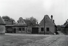 Magyarország, Győr, Városház köz, a Kossuth Lajos utca felől a Rába utca felé nézve, középen a Bálint Mihály utca kereszteződése., 1942, Ormos Imre Alapítvány, Ormos Imre, Fortepan #173312