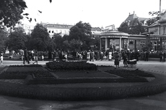 Magyarország, Budapest V., Erzsébet tér, a Budapesti Központi Általános Tejcsarnok Rt. tejivója a Kioszkban., 1940, Ormos Imre Alapítvány, Ormos Imre, Budapest, Fortepan #173351