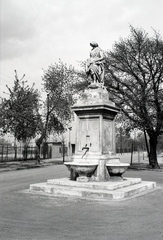 Magyarország, Népliget, Budapest X., Halász-kút, Dunaiszky László szobrászművész 1862-ben leleplezett alkotása., 1940, Ormos Imre Alapítvány, Ormos Imre, Budapest, Fortepan #173356