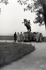 Magyarország, budai Vár, Budapest I., Tóth Árpád sétány (Gróf Bethlen István bástyasétány), Veli bej rondella, az erdélyi kettes huszárok emlékére állított lovasszobor., 1940, Ormos Imre Alapítvány, Ormos Imre, Budapest, Fortepan #173361