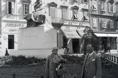 Olaszország, Trieszt, Piazza San Giovanni, Giuseppe Verdi szobra (Alessandro Laforet, 1937.)., 1929, Aszódi Zoltán, bank, Fortepan #174002