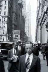 Amerikai Egyesült Államok, New York, Broadway a Wall Street torkolatától nézve, szemben balra a Woolworth Building (Broadway 233.), 1929, Aszódi Zoltán, fotózás, Fortepan #174007